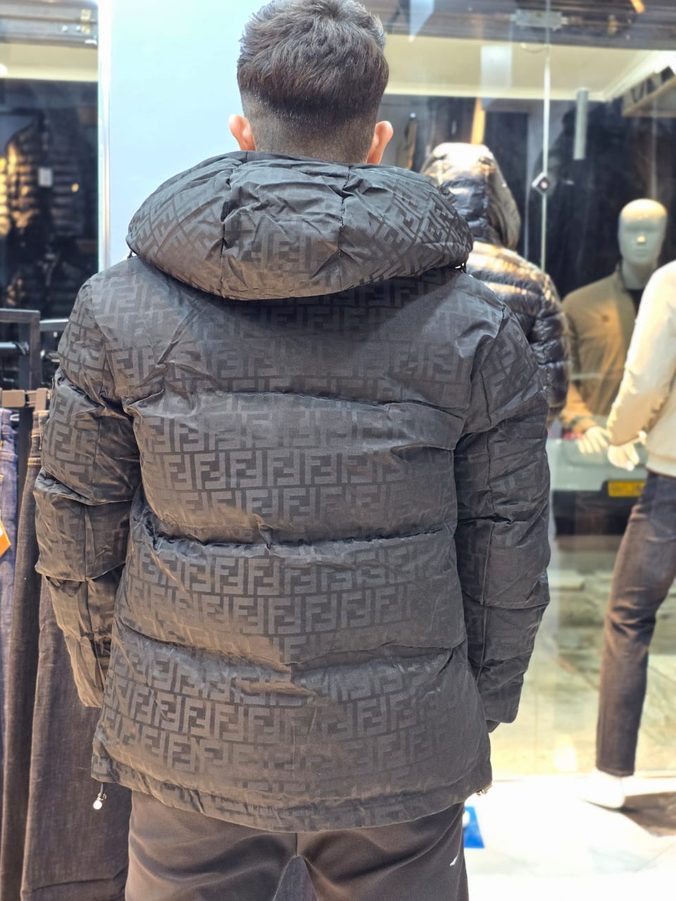 Doudoune Noir avec Capuche FENDI